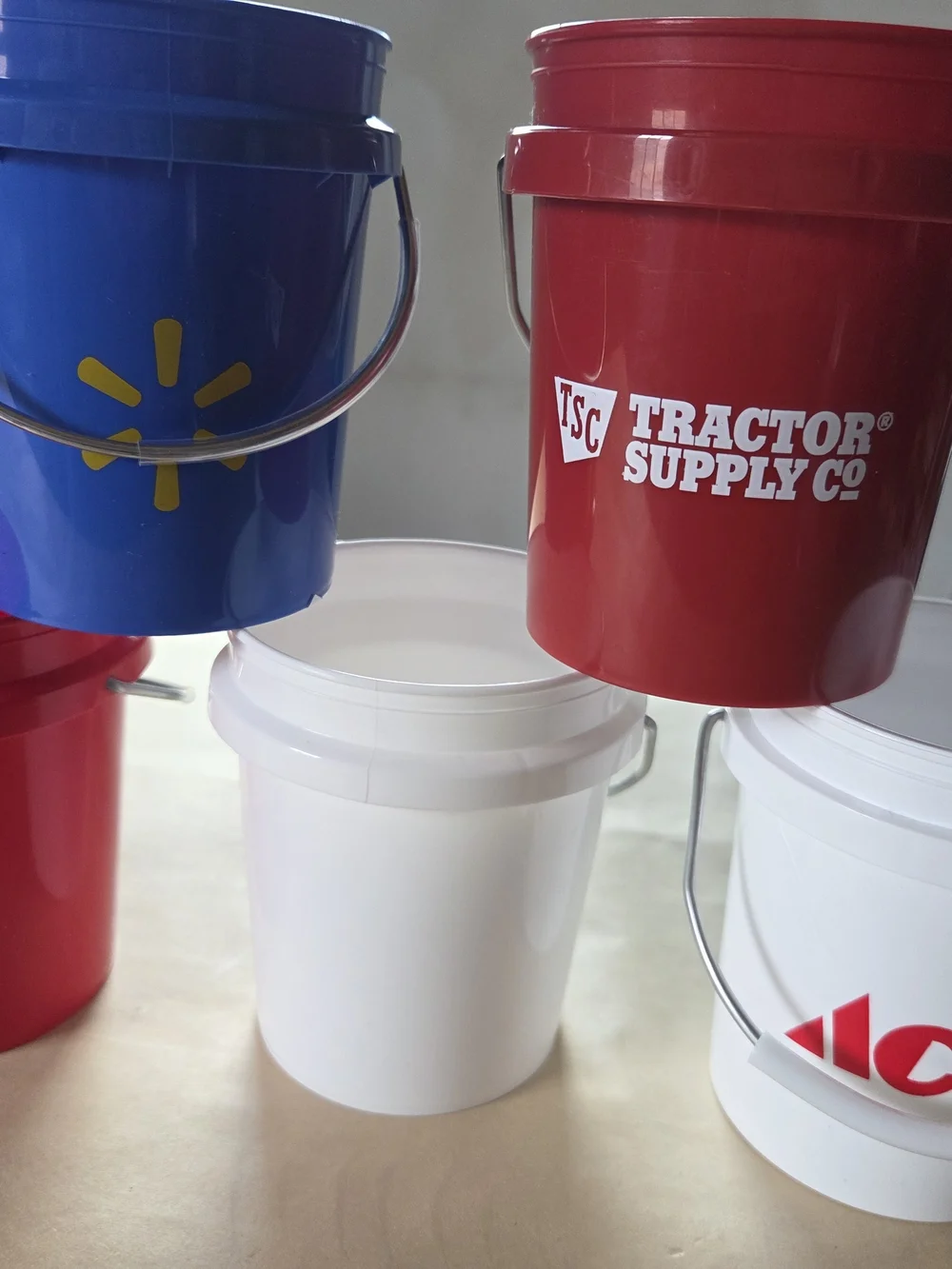 🍍 Mini Buckets & a Tub